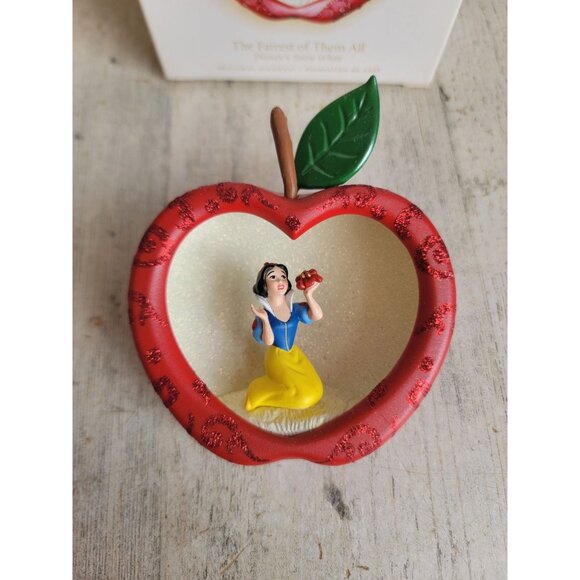 Hallmark fairest of them all Snow White Disney ornament Xmas - Picture 2 of 7